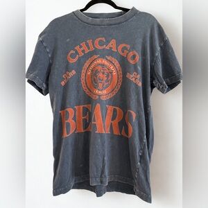 Chicago Bears Graphic Tee Size Medium Distressed NFL Shirt Vintage Style